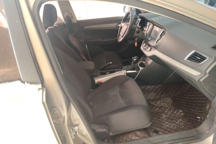 Used Roewe 360 2016 1.5L Automatic Smart Screen Version Right Front Seat
