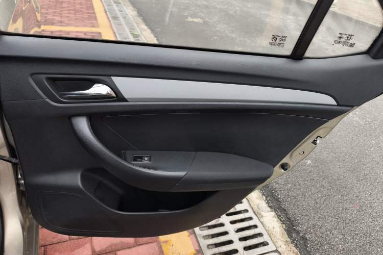 Used Roewe 360 2016 1.5L Manual Smart Screen Version Right Rear Door Interior