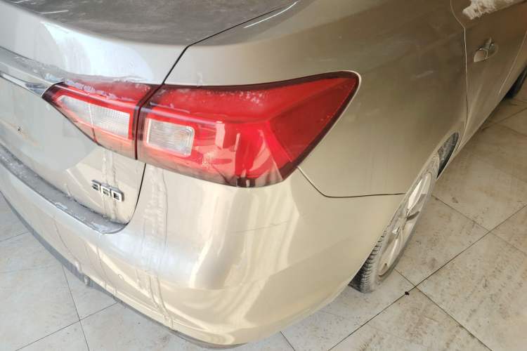 Used Roewe 360 2016 1.5L Automatic Smart Screen Version Right Rear Taillight