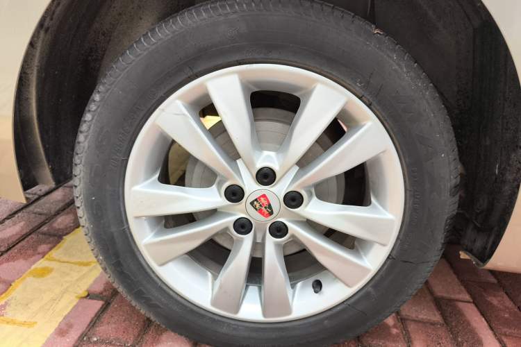Used Roewe 360 2016 1.5L Manual Smart Screen Version Right Rear Wheel Hub