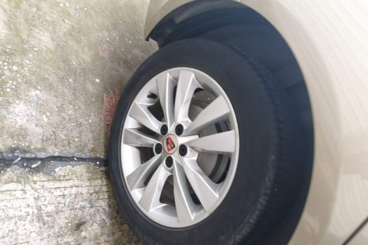 Used Roewe 360 2016 1.5L Manual Smart Screen Version Right Rear Wheel Hub
