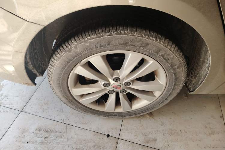 Used Roewe 360 2016 1.5L Automatic Smart Screen Version Right Rear Wheel Hub