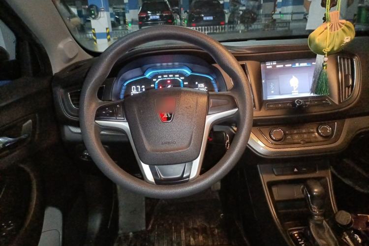 Used Roewe 360 2016 1.5L Automatic Smart Screen Version Steering Wheel