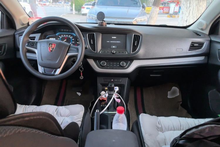 Used Roewe 360 2016 1.5L Automatic Smart Screen Version Center Console