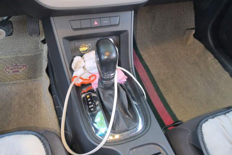 Used Roewe 360 2016 1.5L Automatic Smart Screen Version Gear Lever
