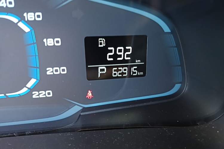 Used Roewe 360 2016 1.5L Automatic Smart Screen Version Odometer Close Up