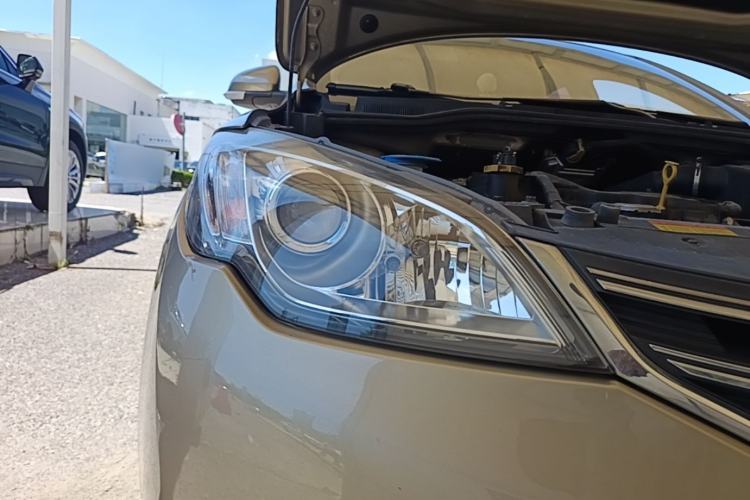 Used Roewe 360 2016 1.5L Automatic Smart Screen Version Right Front Headlight