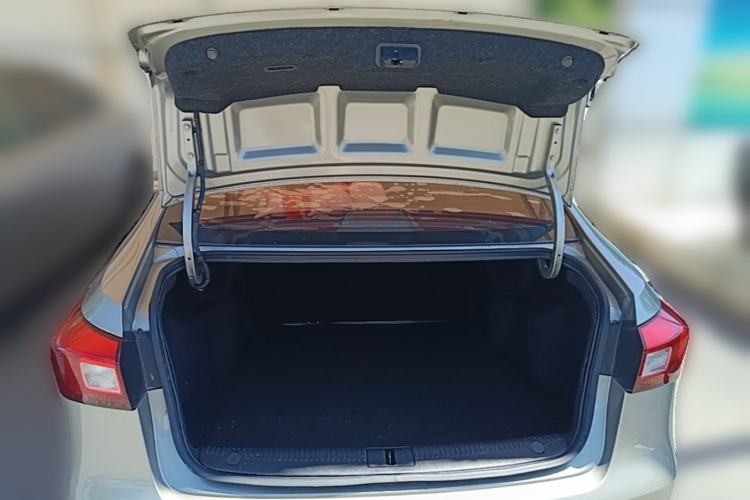 Used Roewe 360 2016 1.5L Automatic Smart Screen Version Trunk