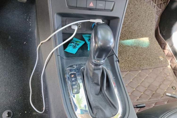 Used Roewe 360 2016 1.5L Automatic Smart Screen Version Gear Lever