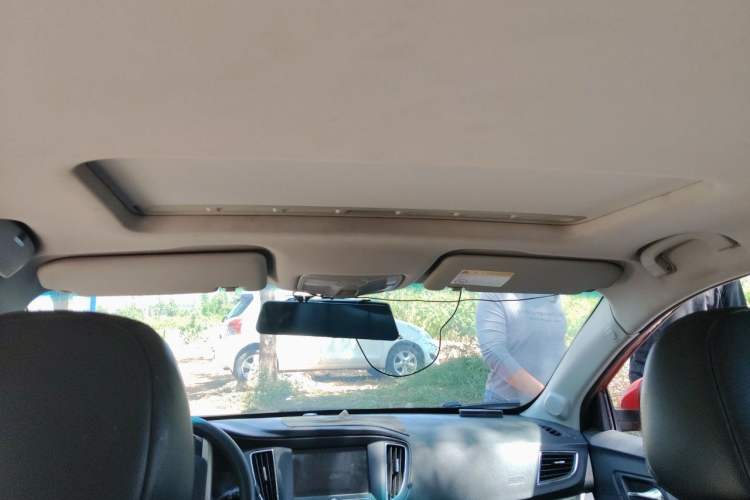 Used Roewe 360 2016 1.5L Automatic Smart Screen Version Headliner