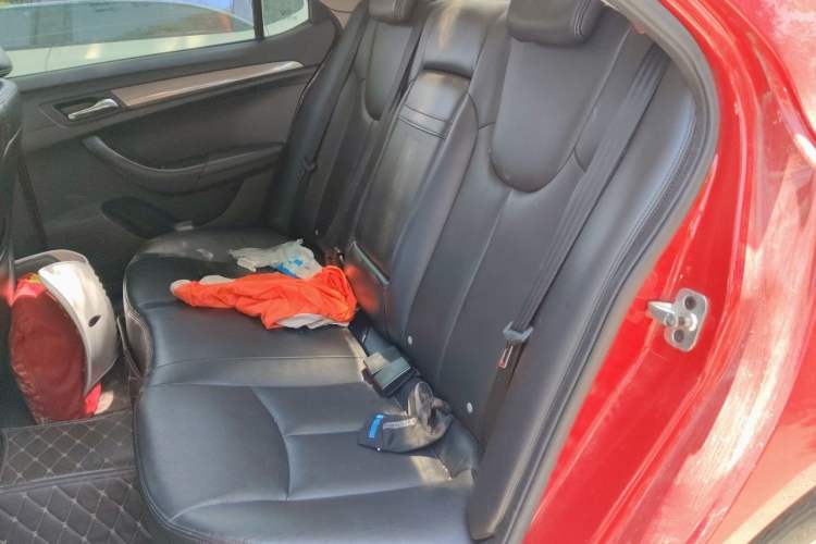 Used Roewe 360 2016 1.5L Automatic Smart Screen Version Left Rear Seat