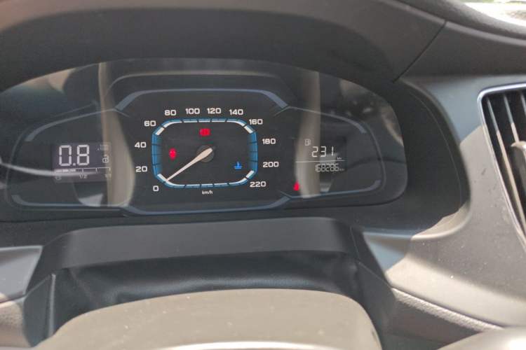 Used Roewe 360 2016 1.5L Manual Smart Screen Version Odometer Close Up