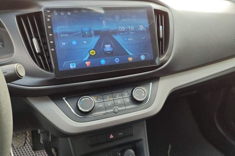 Used Roewe 360 2016 1.5L Manual Smart Screen Version Audio And AC Panel