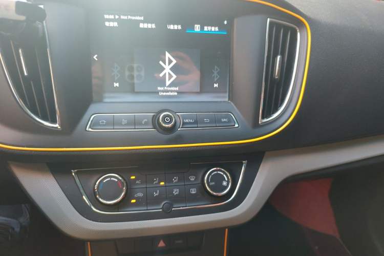 Used Roewe 360 2016 1.5L Automatic Smart Screen Version Audio And AC Panel