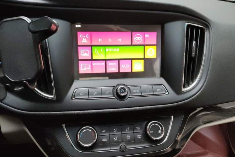Used Roewe 360 2016 1.5L Manual Smart Screen Version Audio And AC Panel