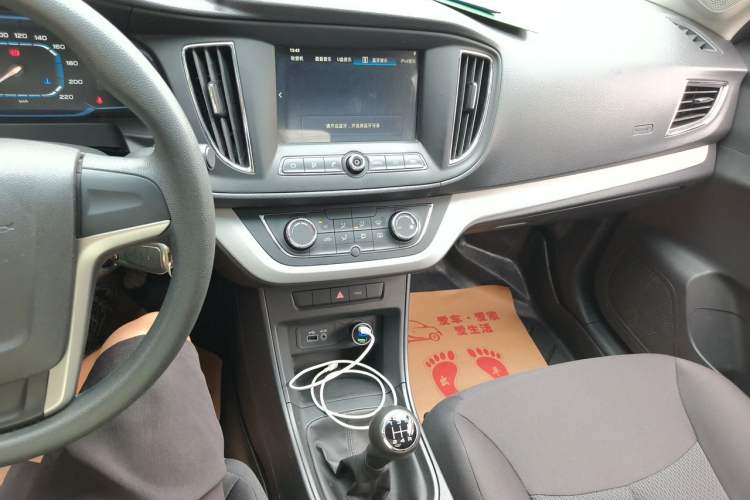 Used Roewe 360 2016 1.5L Manual Smart Screen Version Audio And AC Panel