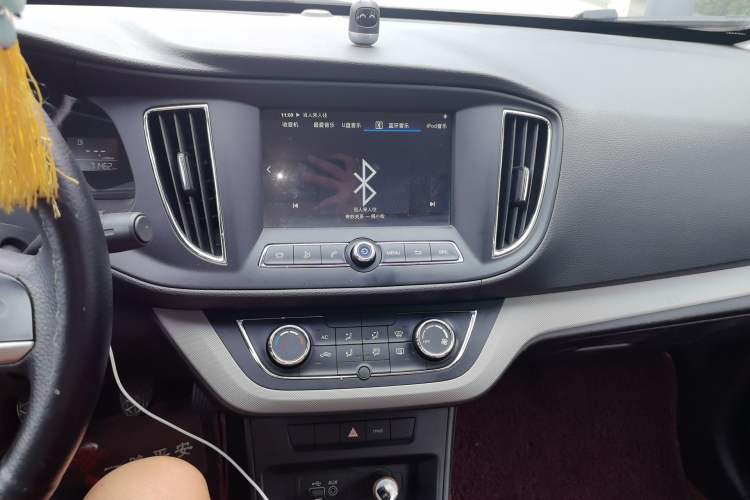Used Roewe 360 2016 1.5L Manual Smart Screen Version Audio And AC Panel