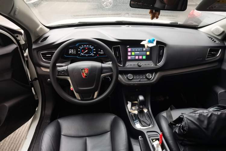 Used Roewe 360 2016 1.5L Automatic Smart Screen Version Center Console