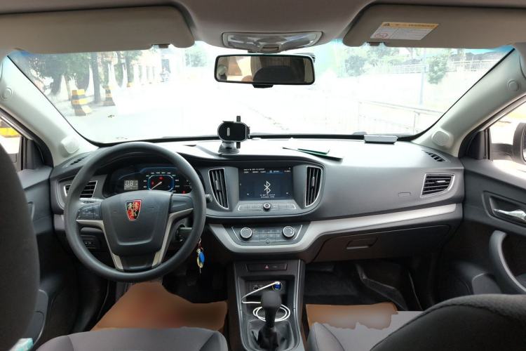 Used Roewe 360 2016 1.5L Manual Smart Screen Version Center Console