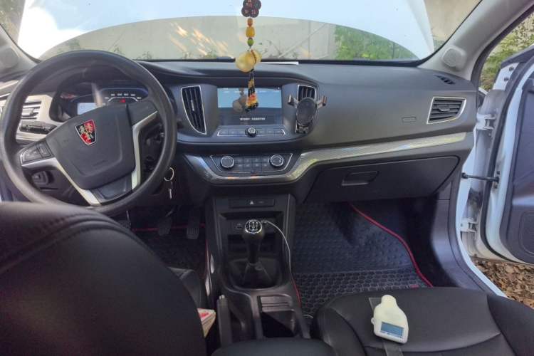 Used Roewe 360 2016 1.5L Manual Smart Screen Version Center Console
