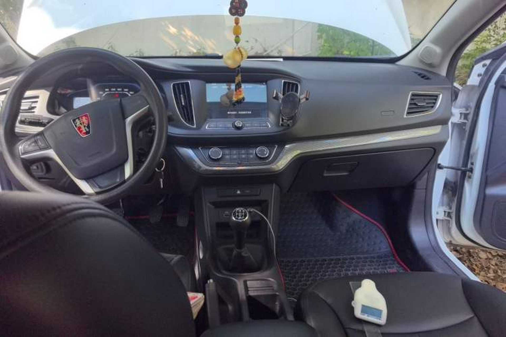 Used Roewe 360 2016 1.5L Manual Smart Screen Version Center Console