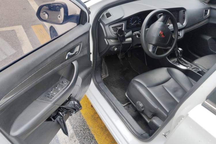 Used Roewe 360 2016 1.5L Automatic Smart Screen Version Driver Seat