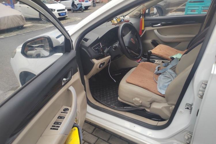 Used Roewe 360 2016 1.5L Manual Smart Screen Version Driver Seat