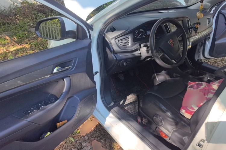 Used Roewe 360 2016 1.5L Manual Smart Screen Version Driver Seat