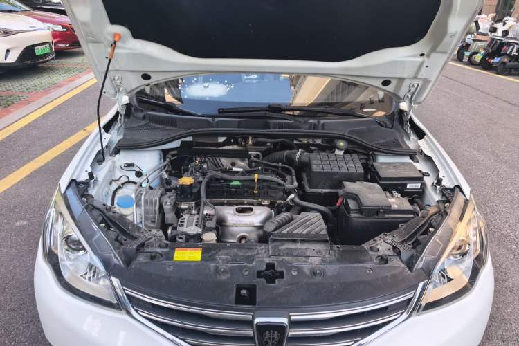 Used Roewe 360 2016 1.5L Automatic Smart Screen Version Engine Bay