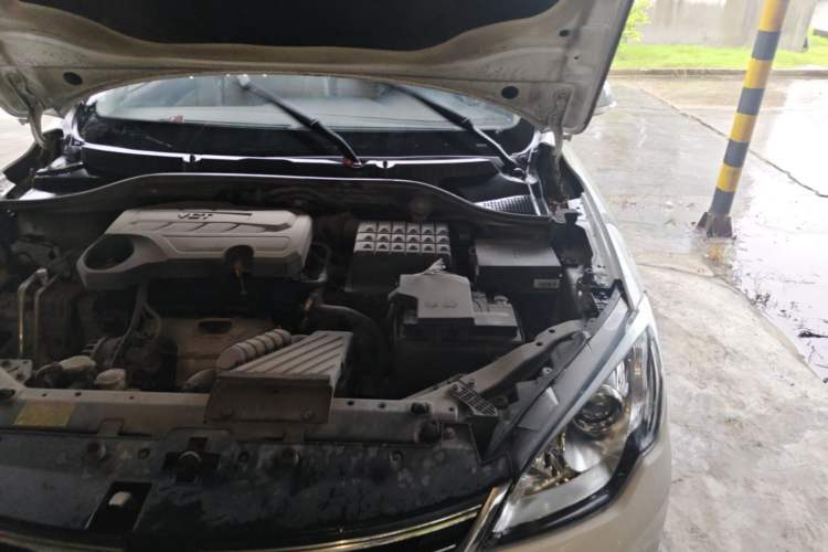 Used Roewe 360 2016 1.5L Automatic Smart Screen Version Engine Bay Left