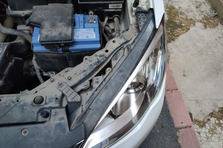 Used Roewe 360 2016 1.5L Manual Smart Screen Version Engine Bay Left