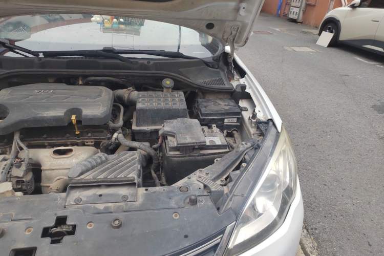 Used Roewe 360 2016 1.5L Manual Smart Screen Version Engine Bay Left