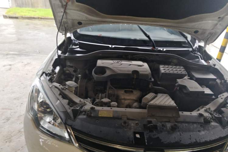 Used Roewe 360 2016 1.5L Automatic Smart Screen Version Engine Bay Right