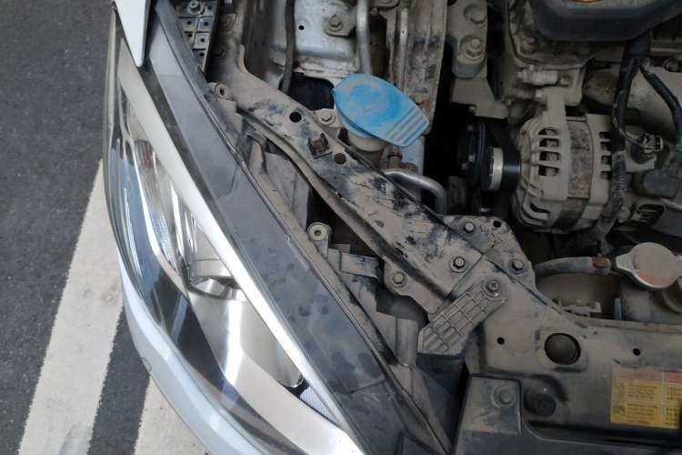 Used Roewe 360 2016 1.5L Manual Smart Screen Version Engine Bay Right