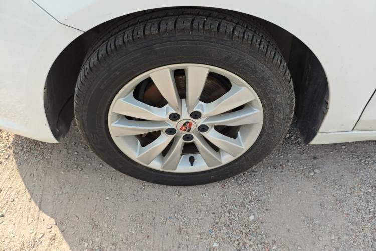 Used Roewe 360 2016 1.5L Manual Smart Screen Version Exterior 7