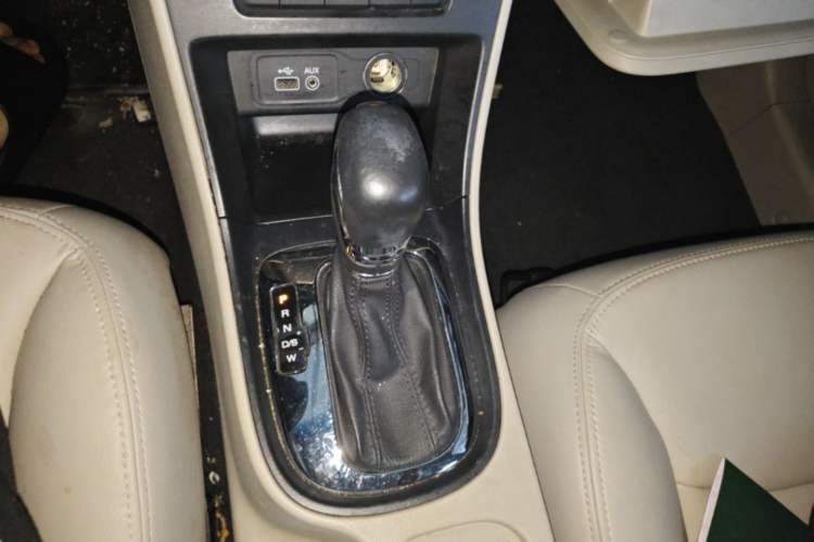 Used Roewe 360 2016 1.5L Automatic Smart Screen Version Gear Lever