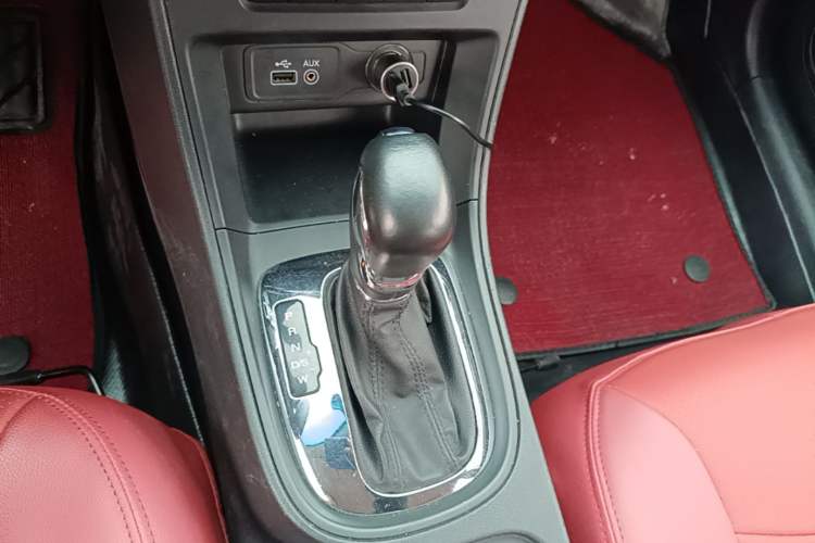 Used Roewe 360 2016 1.5L Automatic Smart Screen Version Gear Lever