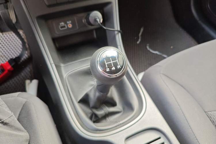 Used Roewe 360 2016 1.5L Manual Smart Screen Version Gear Lever