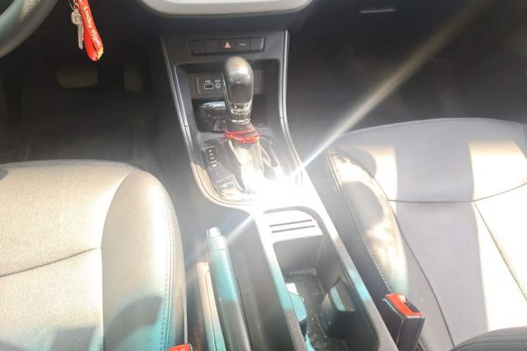 Used Roewe 360 2016 1.5L Automatic Smart Screen Version Gear Lever