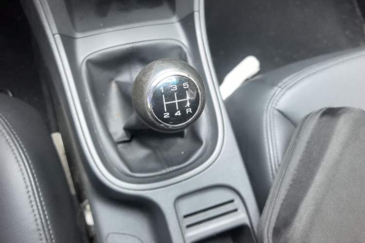 Used Roewe 360 2016 1.5L Manual Smart Screen Version Gear Lever