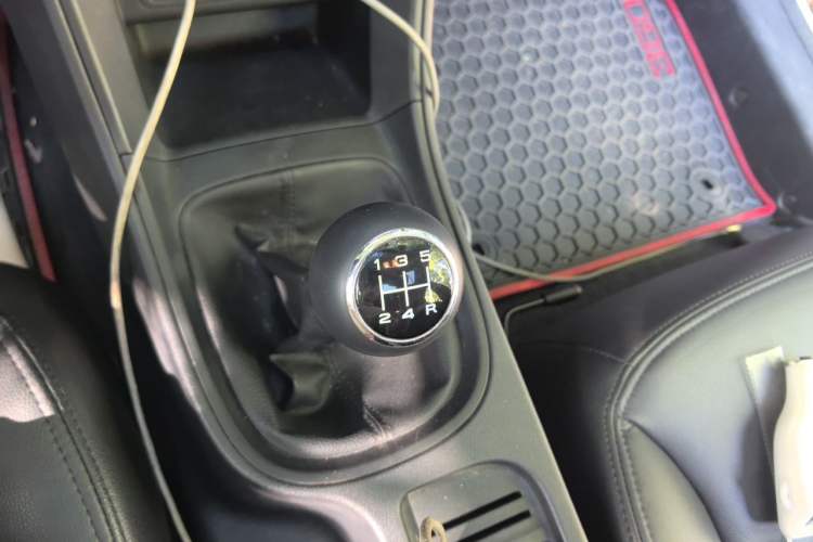 Used Roewe 360 2016 1.5L Manual Smart Screen Version Gear Lever