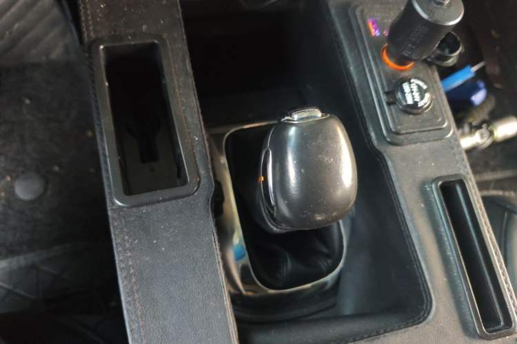 Used Roewe 360 2016 1.5L Automatic Smart Screen Version Gear Lever