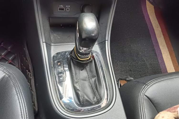 Used Roewe 360 2016 1.5L Automatic Smart Screen Version Gear Lever