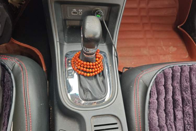 Used Roewe 360 2016 1.5L Automatic Smart Screen Version Gear Lever