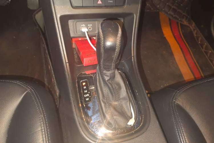 Used Roewe 360 2016 1.5L Automatic Smart Screen Version Gear Lever