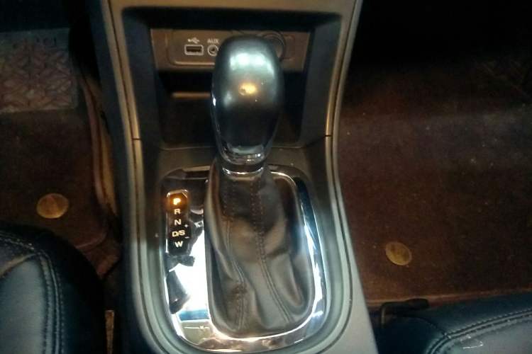 Used Roewe 360 2016 1.5L Automatic Smart Screen Version Gear Lever