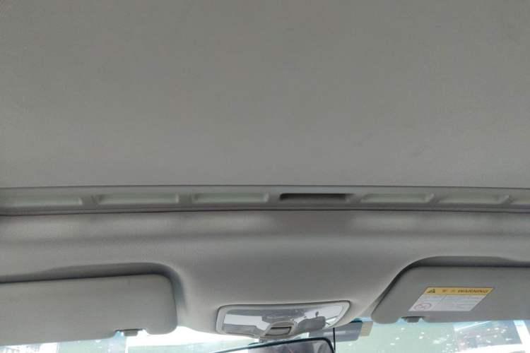 Used Roewe 360 2016 1.5L Automatic Smart Screen Version Headliner