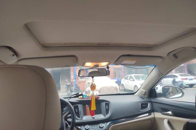Used Roewe 360 2016 1.5L Manual Smart Screen Version Headliner