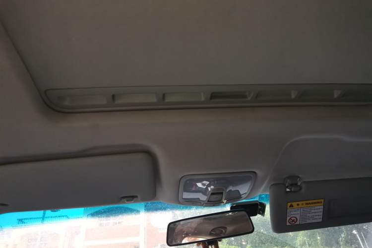 Used Roewe 360 2016 1.5L Automatic Smart Screen Version Headliner