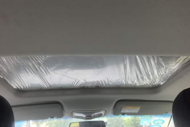 Used Roewe 360 2016 1.5L Manual Smart Screen Version Headliner